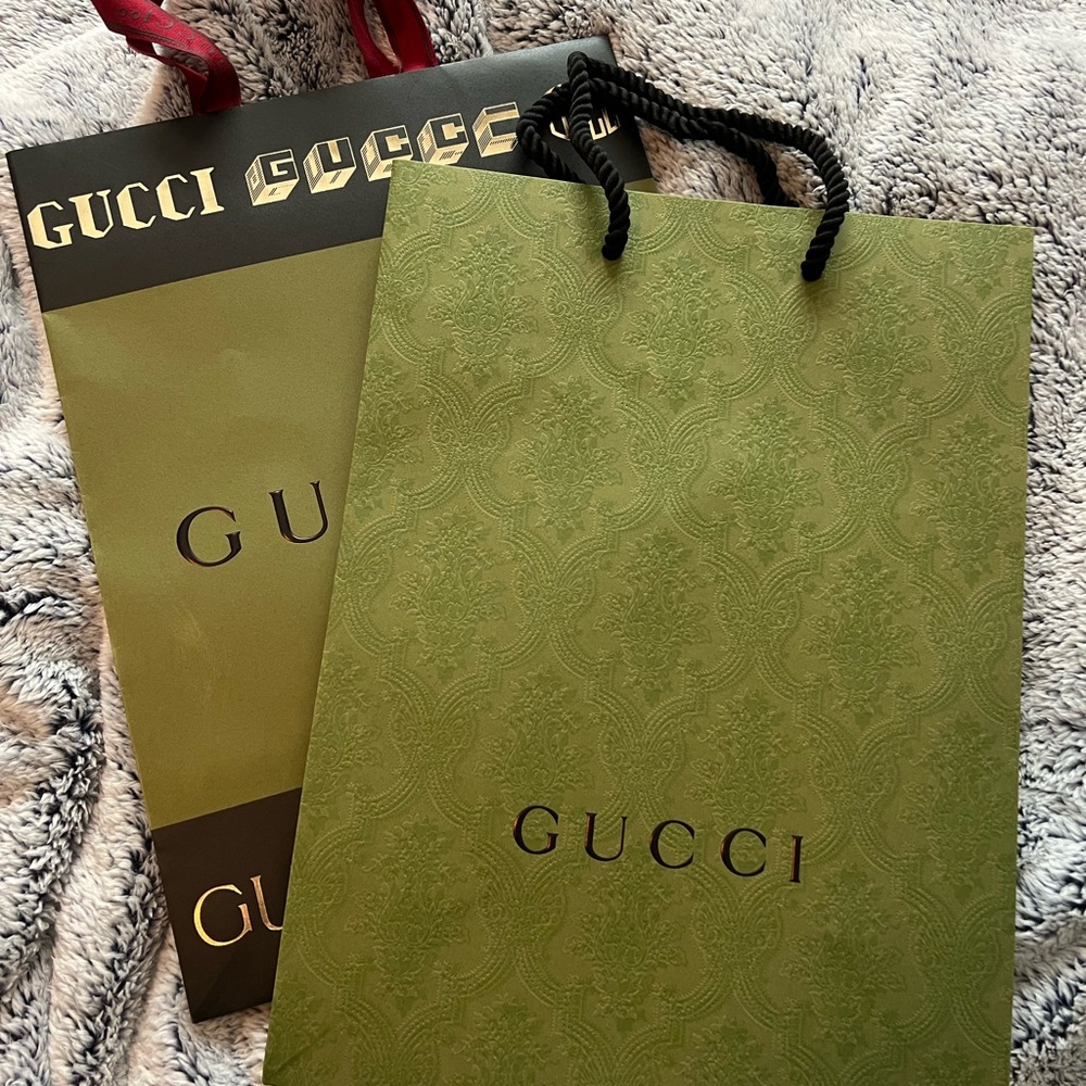 Paper gift bag